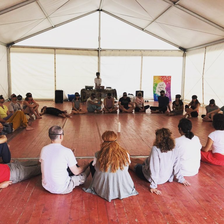 sebastian belacowsky terapia para artistas procesos creativos impulsa la creatividad traspasa obstáculos expresión desbloquea la creatividad desbloqueo corporal terapia transpersonal meditación respiración relajación arte música producción musical música y estados expandidos de consciencia